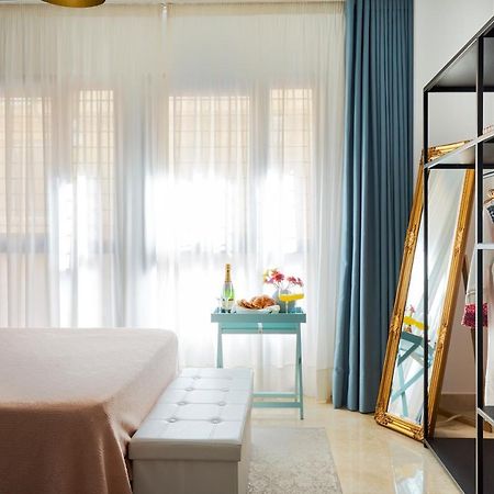 Studio Deluxe With Shared Roof Terrace مالقة المظهر الخارجي الصورة