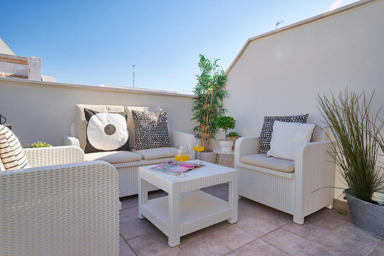 Studio Deluxe With Shared Roof Terrace مالقة المظهر الخارجي الصورة