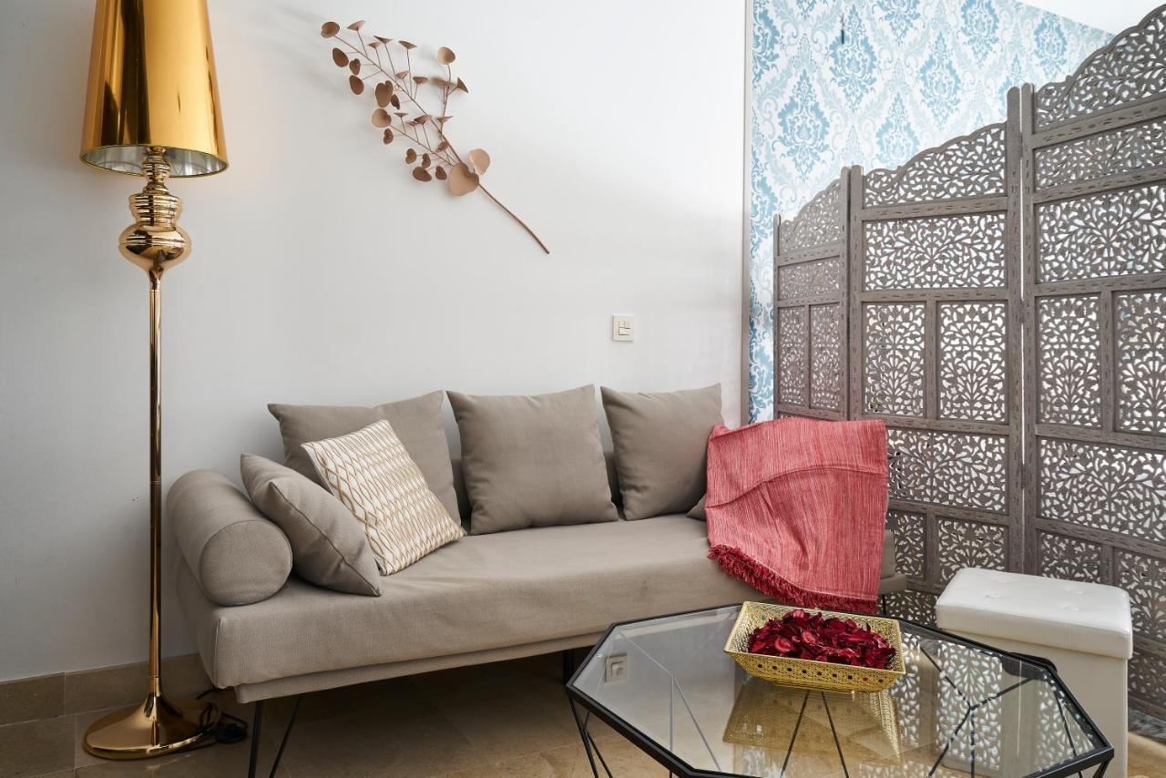 Studio Deluxe With Shared Roof Terrace مالقة المظهر الخارجي الصورة