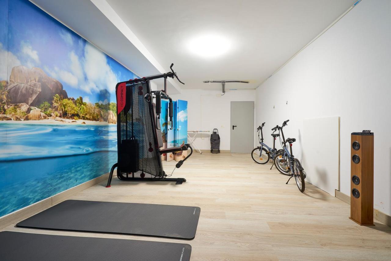 Studio Deluxe With Shared Roof Terrace مالقة المظهر الخارجي الصورة