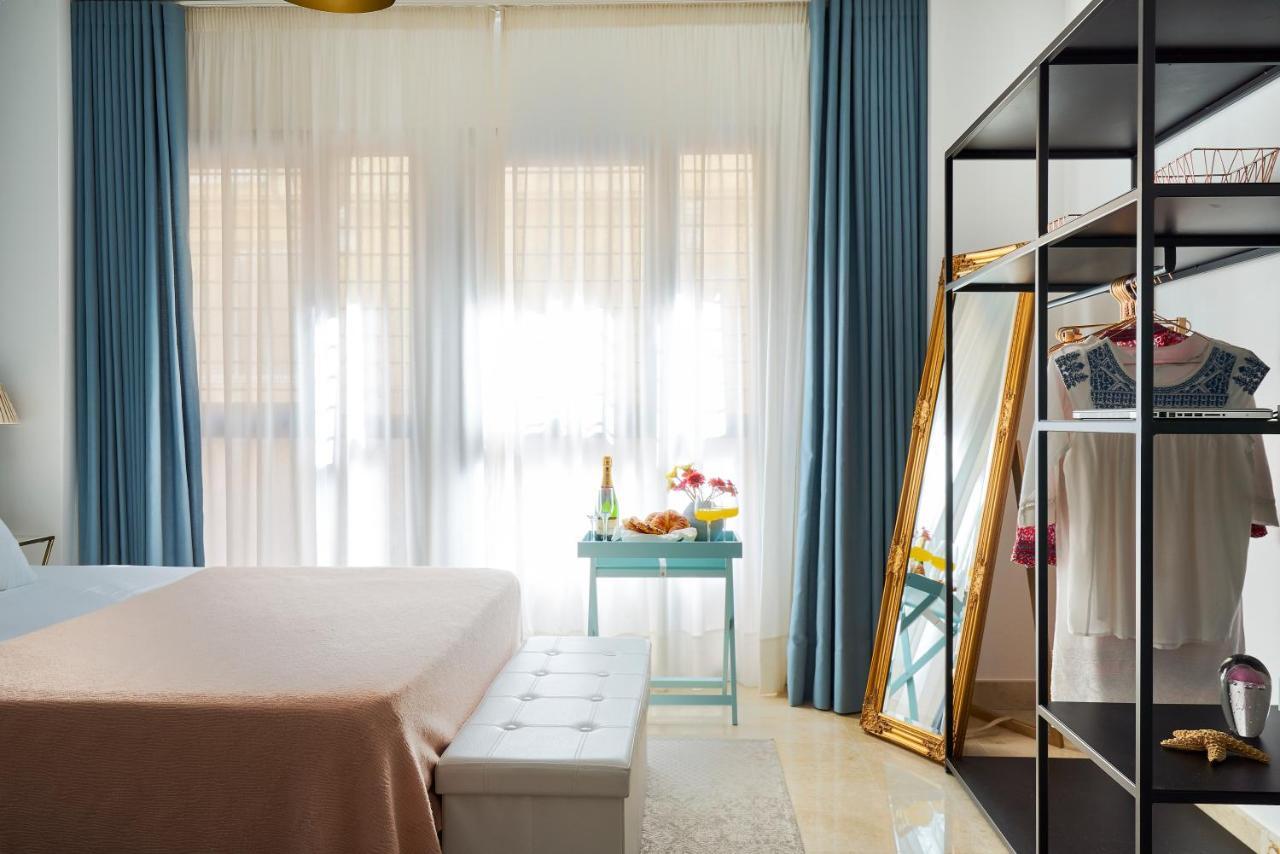 Studio Deluxe With Shared Roof Terrace مالقة المظهر الخارجي الصورة