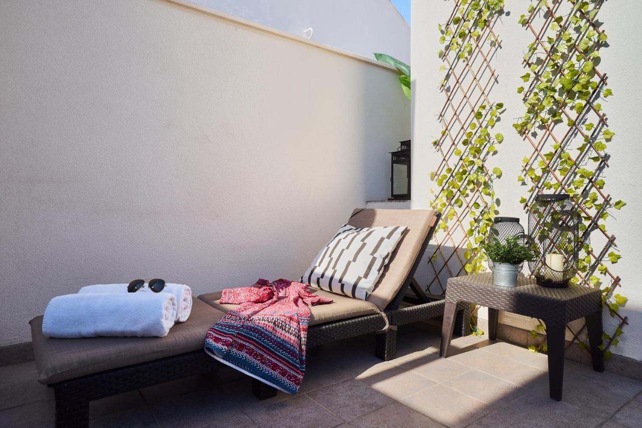 Studio Deluxe With Shared Roof Terrace مالقة المظهر الخارجي الصورة