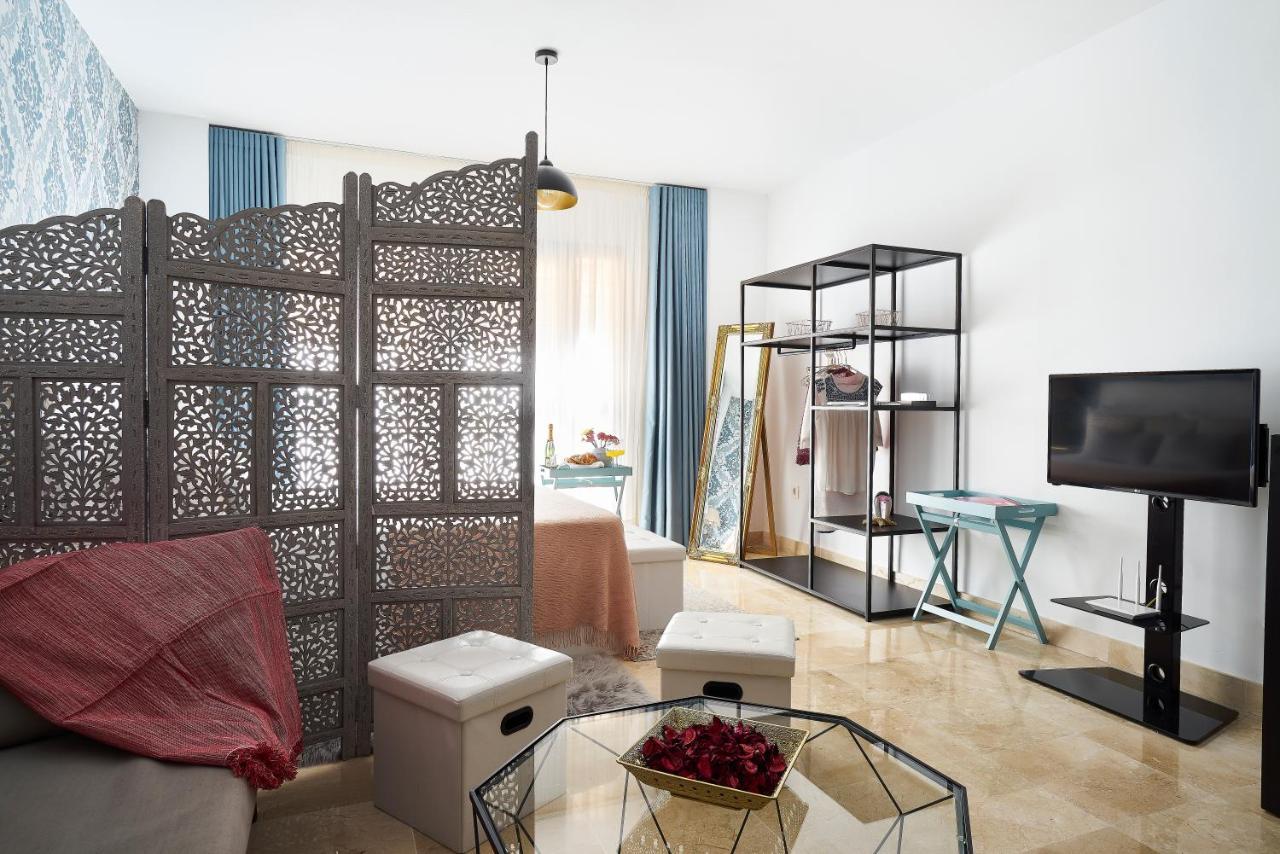 Studio Deluxe With Shared Roof Terrace مالقة المظهر الخارجي الصورة